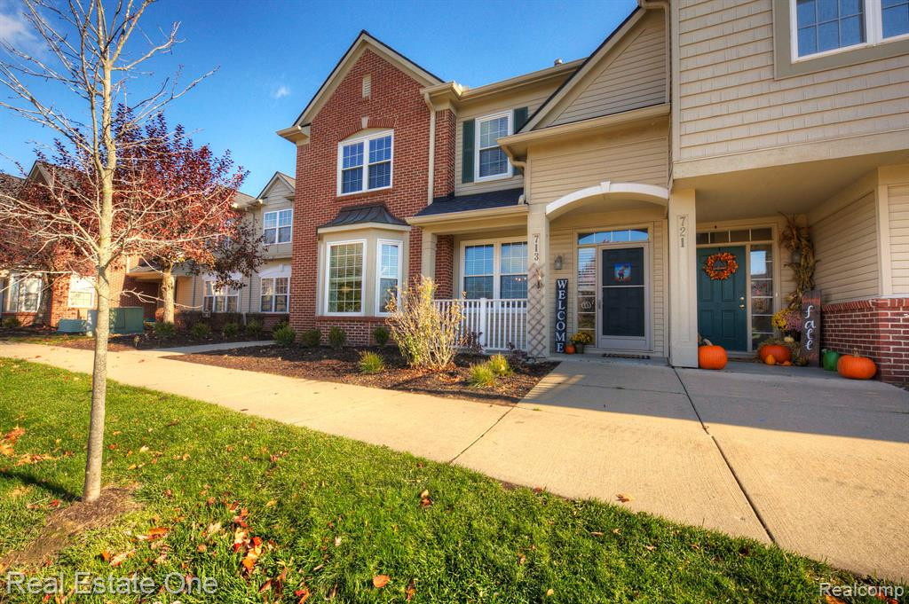 713 Abbington Court, Howell, MI 48843 — front exterior