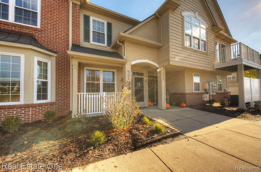 713 Abbington Court, Howell, MI 48843 — Photo 4