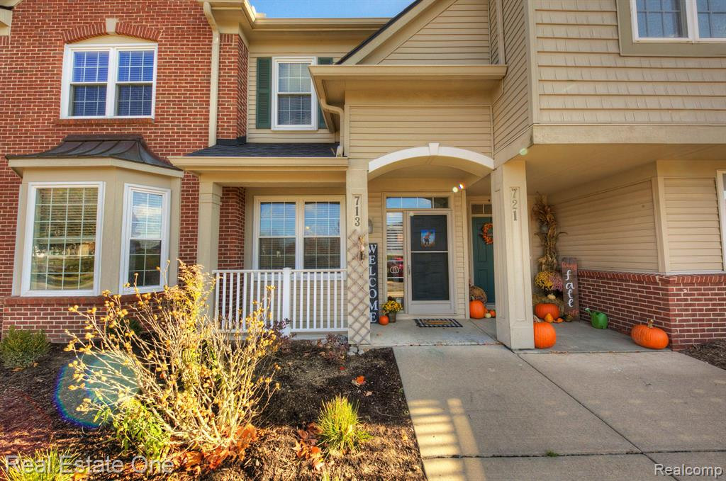 713 Abbington Court, Howell, MI 48843 — Photo 5
