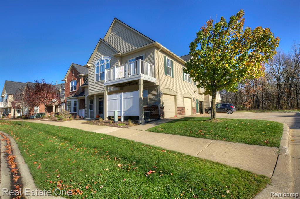 713 Abbington Court, Howell, MI 48843 — Photo 6