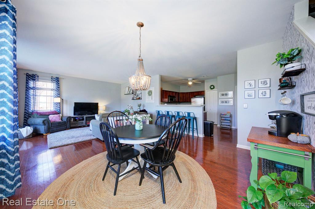 713 Abbington Court, Howell, MI 48843 — Photo 10
