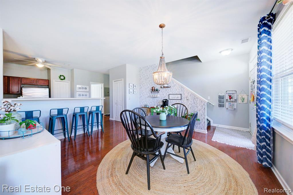 713 Abbington Court, Howell, MI 48843 — Photo 12