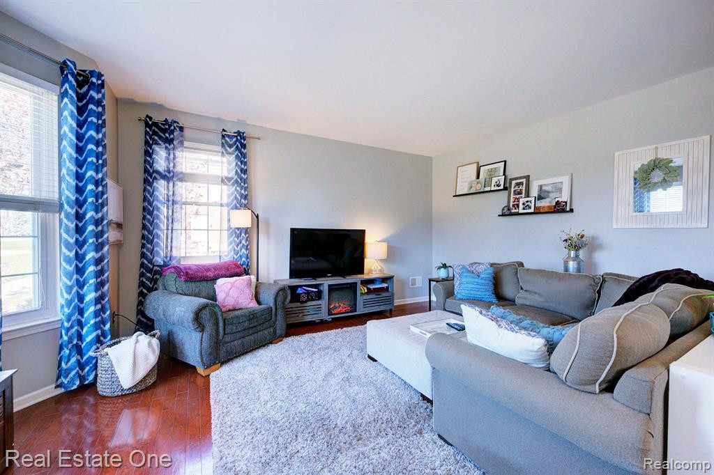 713 Abbington Court, Howell, MI 48843 — Photo 15