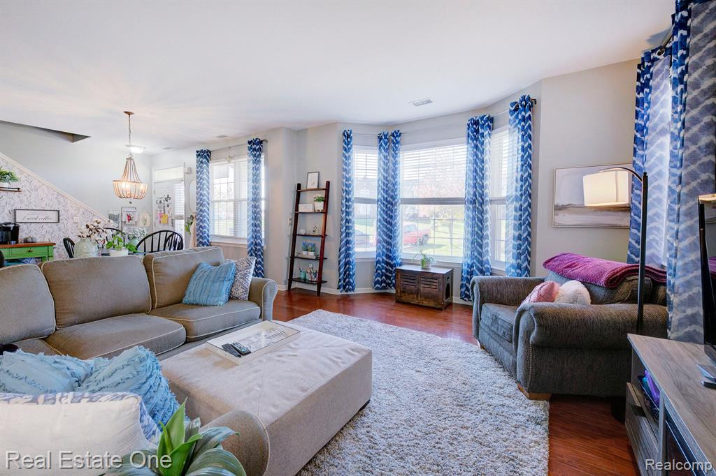 713 Abbington Court, Howell, MI 48843 — Photo 17