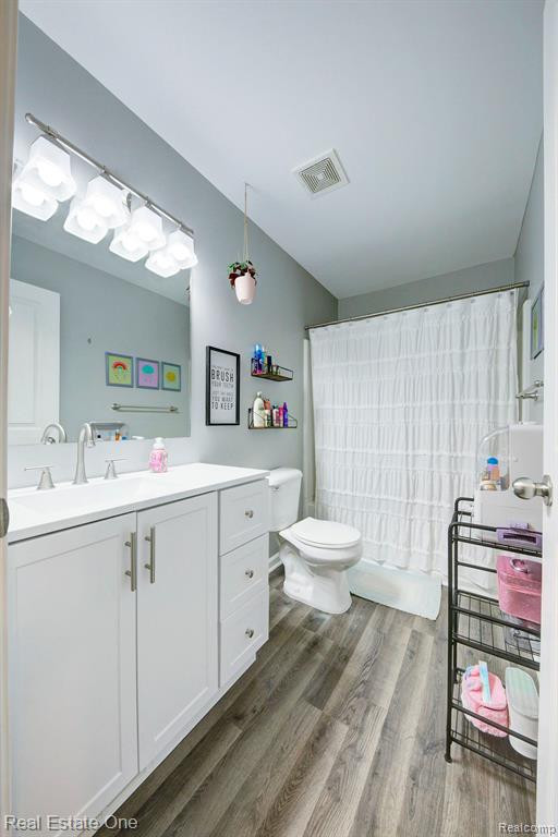 713 Abbington Court, Howell, MI 48843 — Photo 36