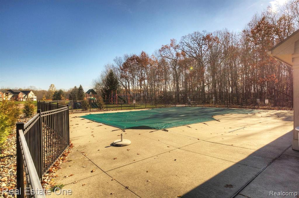 713 Abbington Court, Howell, MI 48843 — Photo 50
