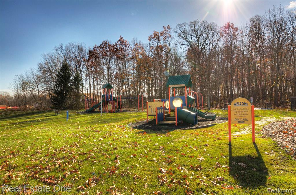 713 Abbington Court, Howell, MI 48843 — Photo 53