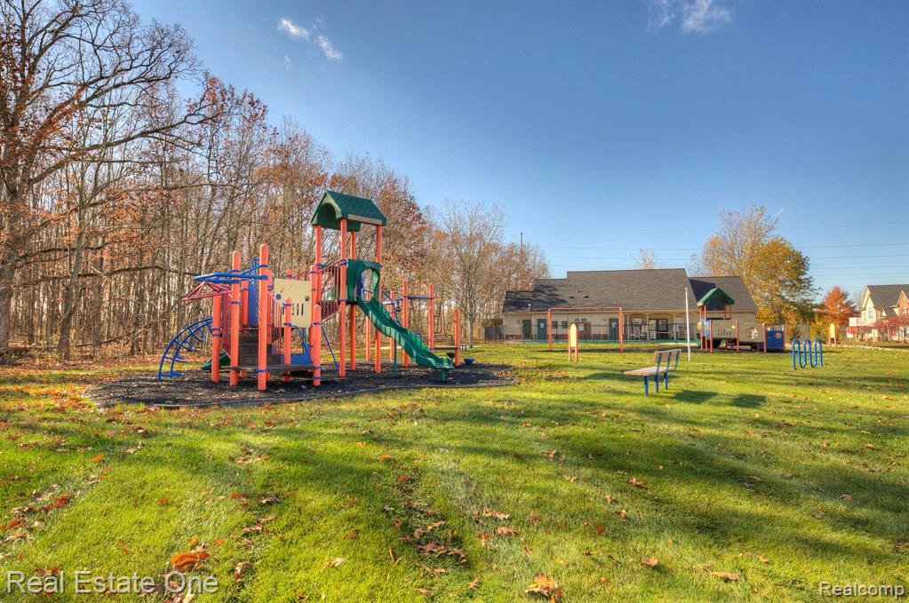 713 Abbington Court, Howell, MI 48843 — Photo 55