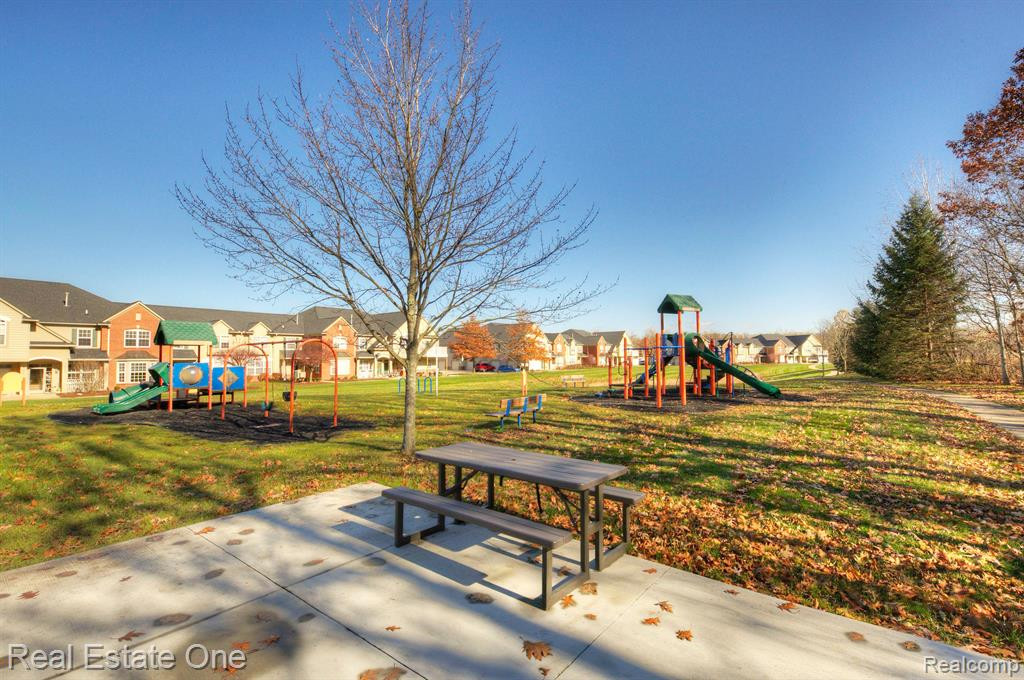 713 Abbington Court, Howell, MI 48843 — Photo 58