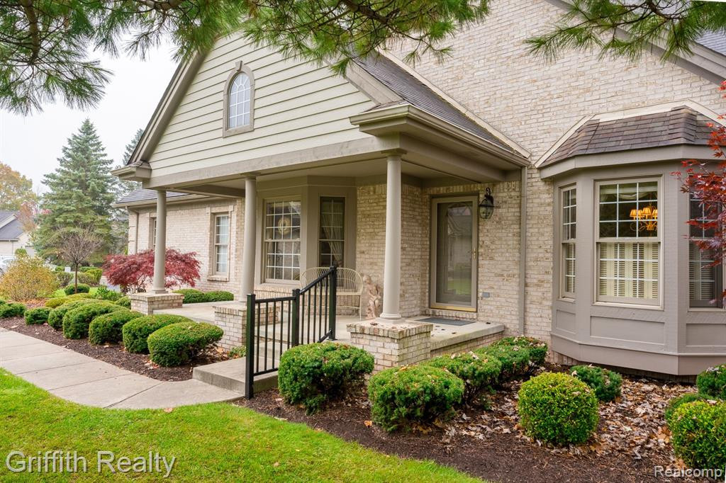 7563 WOODWIND Court, Brighton, MI 48116 — Photo 3