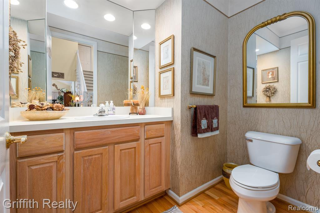 7563 WOODWIND Court, Brighton, MI 48116 — Photo 12