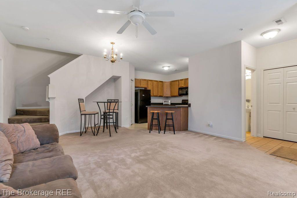 16103 ADDINGTON Drive, Commerce Twp, MI 48390 — Photo 5