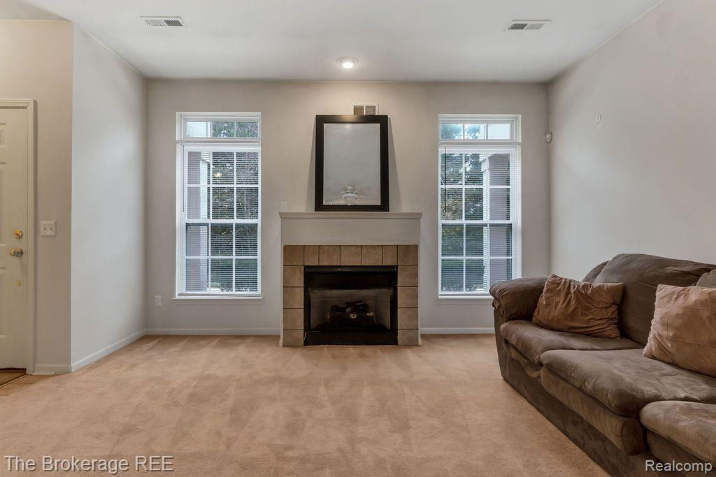 16103 ADDINGTON Drive, Commerce Twp, MI 48390 — Photo 9