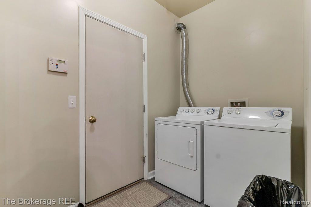 16103 ADDINGTON Drive, Commerce Twp, MI 48390 — Photo 10