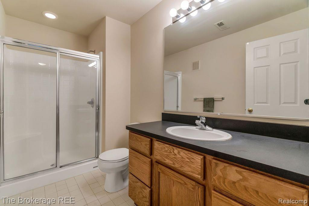 16103 ADDINGTON Drive, Commerce Twp, MI 48390 — Photo 15