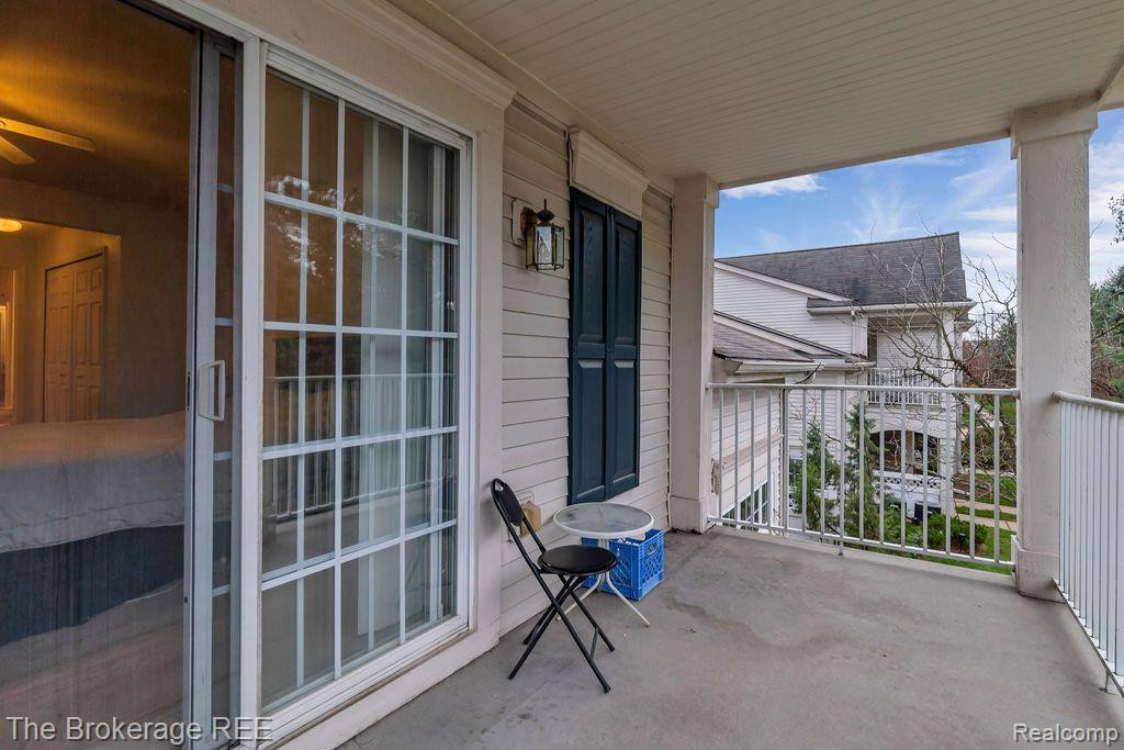 16103 ADDINGTON Drive, Commerce Twp, MI 48390 — Photo 17