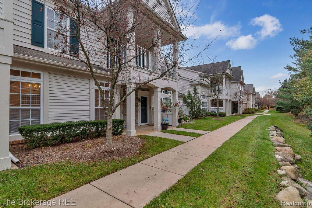 16103 ADDINGTON Drive, Commerce Twp, MI 48390 — Photo 21