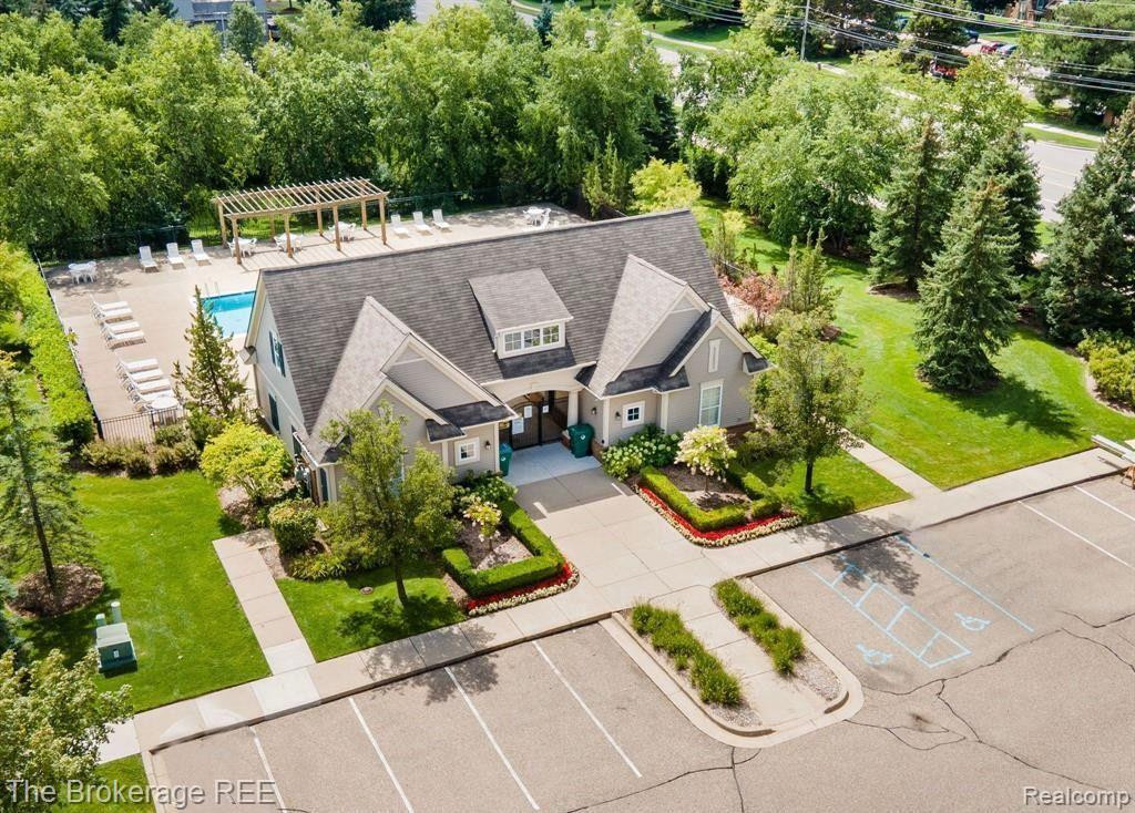 16103 ADDINGTON Drive, Commerce Twp, MI 48390 — Photo 26