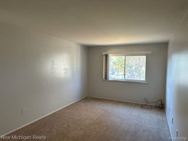 8603 WINCHESTER Drive, Sterling Heights, MI 48313 — Photo 10