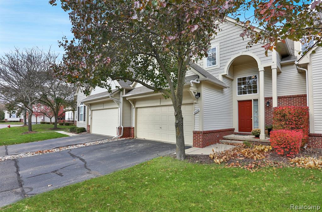 38238 Remington Park, Farmington Hills, MI 48331 — front exterior