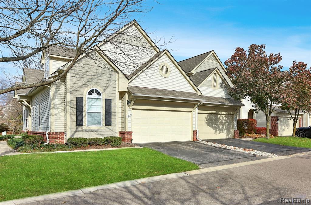 38238 Remington Park, Farmington Hills, MI 48331 — Photo 3