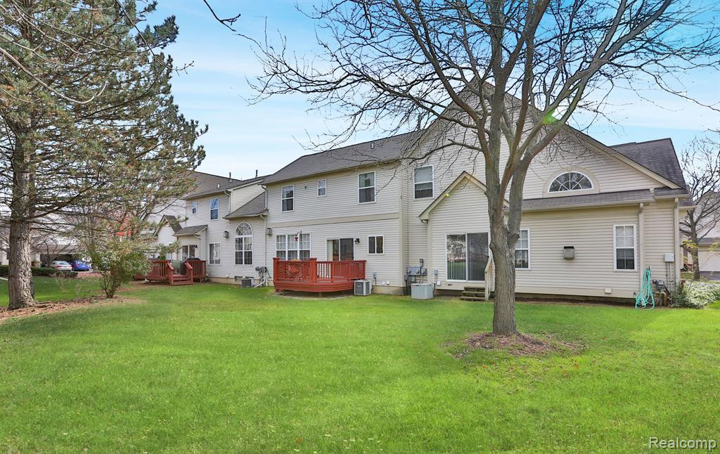 38238 Remington Park, Farmington Hills, MI 48331 — Photo 4
