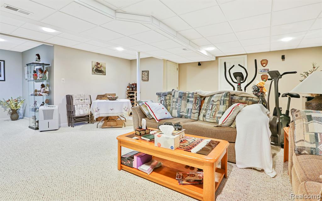 38238 Remington Park, Farmington Hills, MI 48331 — Photo 10