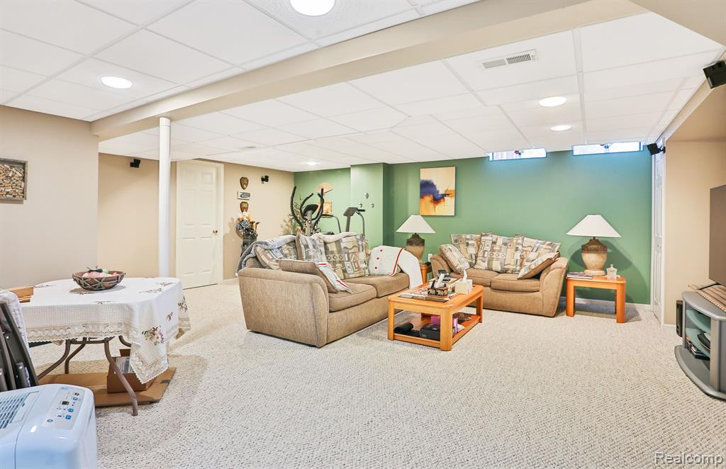 38238 Remington Park, Farmington Hills, MI 48331 — Photo 11