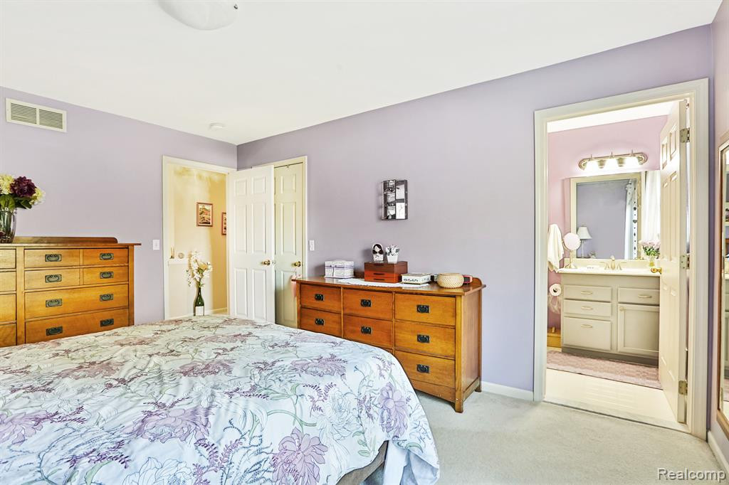 38238 Remington Park, Farmington Hills, MI 48331 — Photo 16