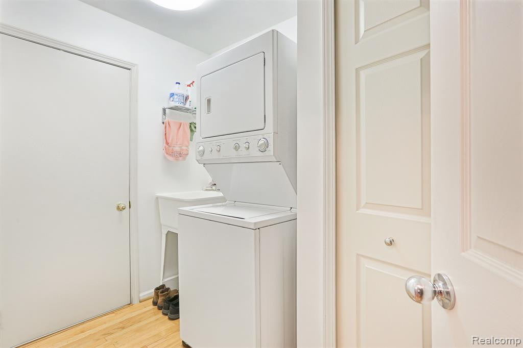 38238 Remington Park, Farmington Hills, MI 48331 — Photo 21