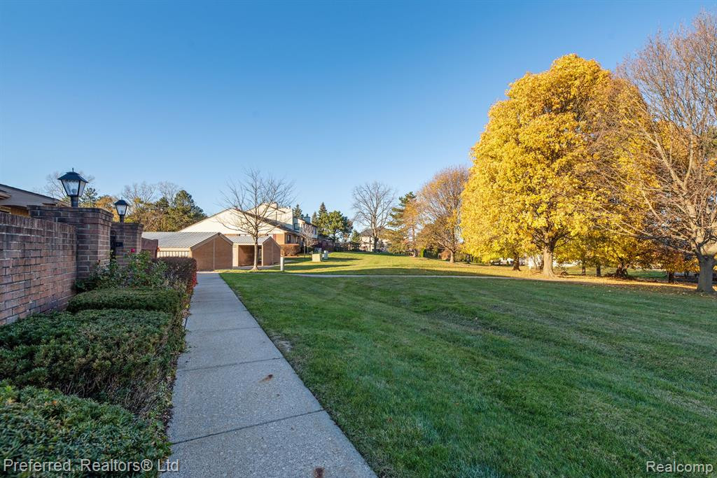 38831 COUNTRY Circle, #74, Farmington Hills, MI 48331 — Photo 6