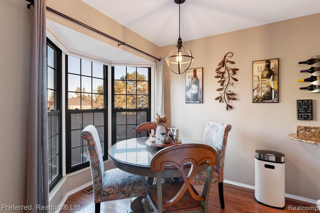 38831 COUNTRY Circle, #74, Farmington Hills, MI 48331 — Photo 12