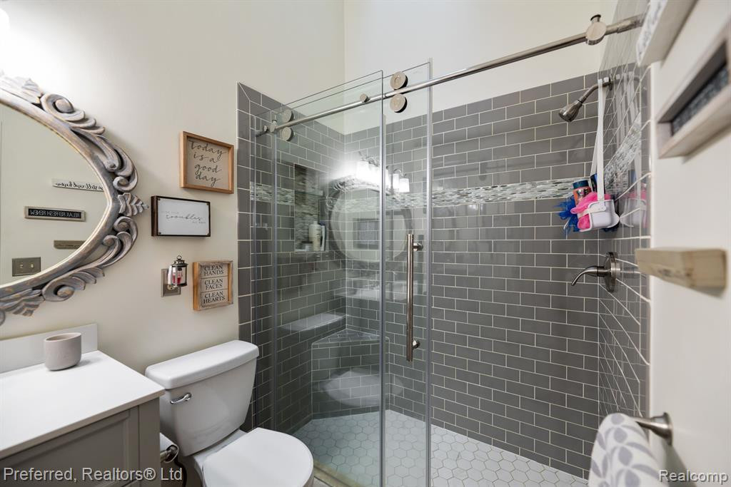 38831 COUNTRY Circle, #74, Farmington Hills, MI 48331 — Photo 25