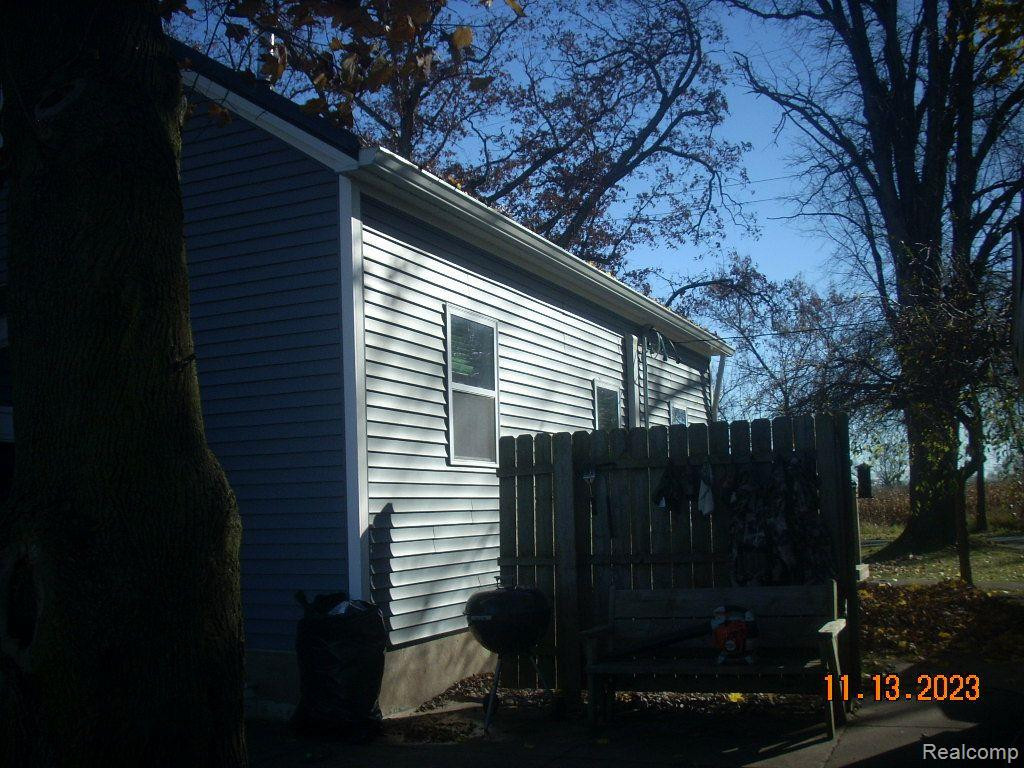 1174 W COHOCTAH Road, Howell, MI 48855 — Photo 11