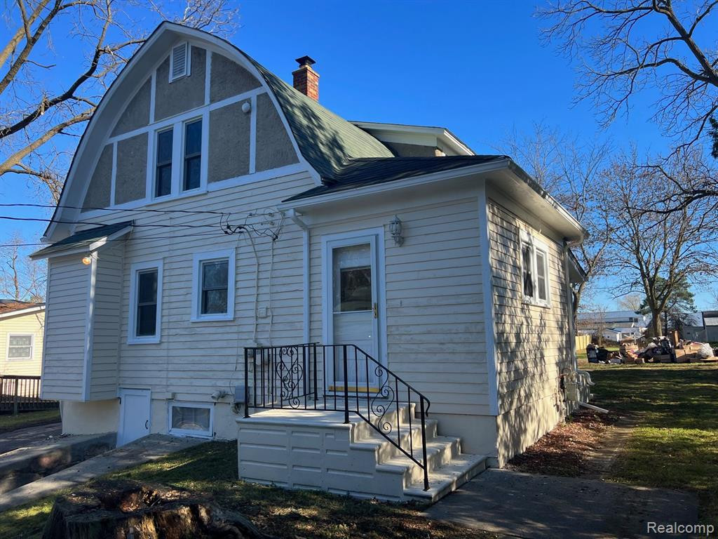 6831 SAGINAW Street, North Branch, MI 48461 — Photo 4