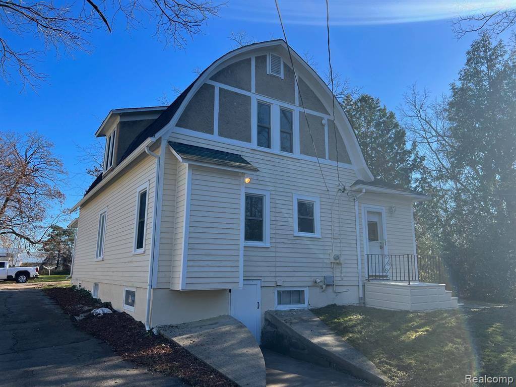 6831 SAGINAW Street, North Branch, MI 48461 — Photo 5