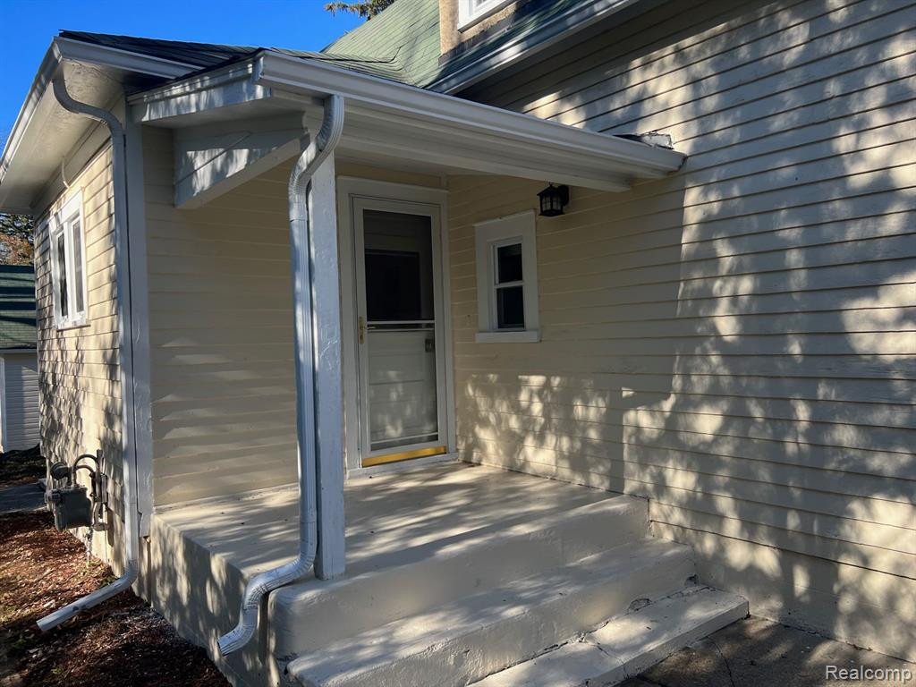 6831 SAGINAW Street, North Branch, MI 48461 — Photo 6