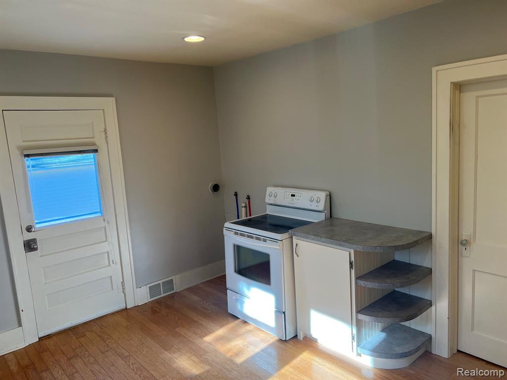 6831 SAGINAW Street, North Branch, MI 48461 — Photo 10