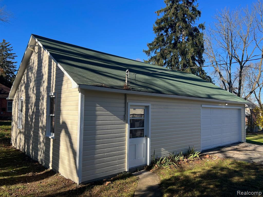 6831 SAGINAW Street, North Branch, MI 48461 — Photo 32