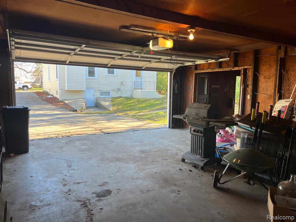 6831 SAGINAW Street, North Branch, MI 48461 — Photo 34