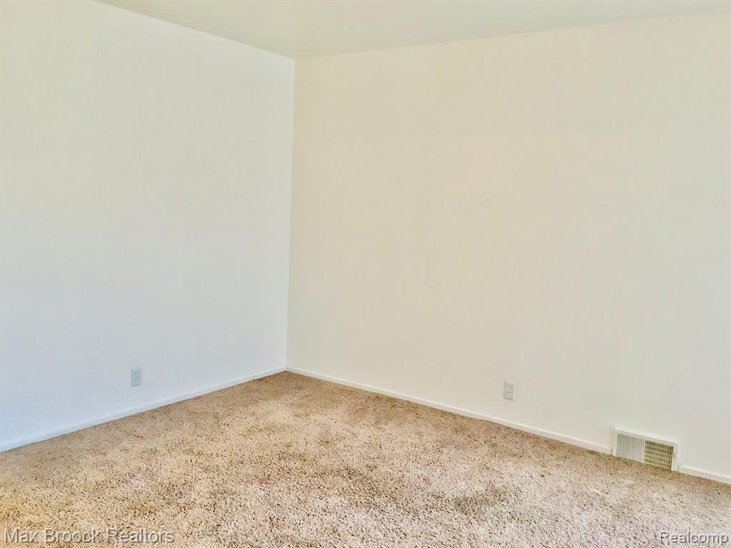 2740 ACKLEY Avenue, Westland, MI 48186 — Photo 18