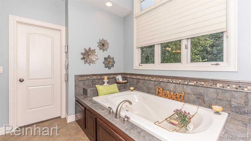 6553 Heron Court, Ann Arbor, MI 48103 — Photo 23