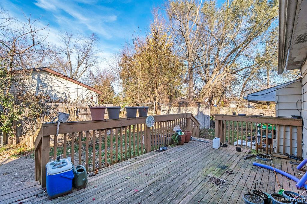 1066 MCCOY Street, Wolverine Lake, MI 48390 — Photo 14