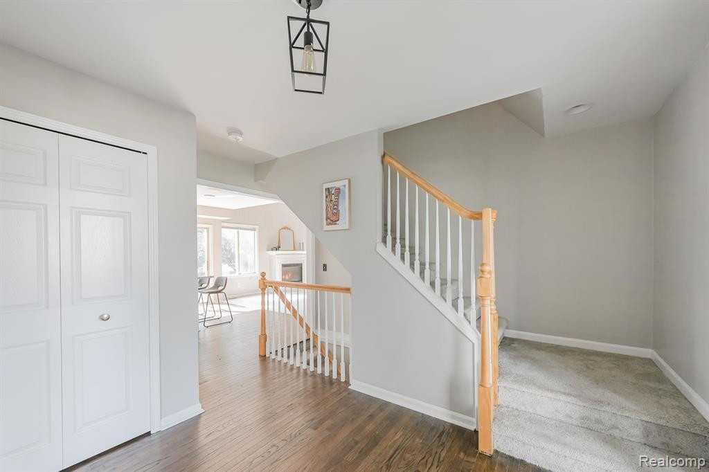 5721 CEDAR RIDGE Drive, Ann Arbor, MI 48103 — Photo 6