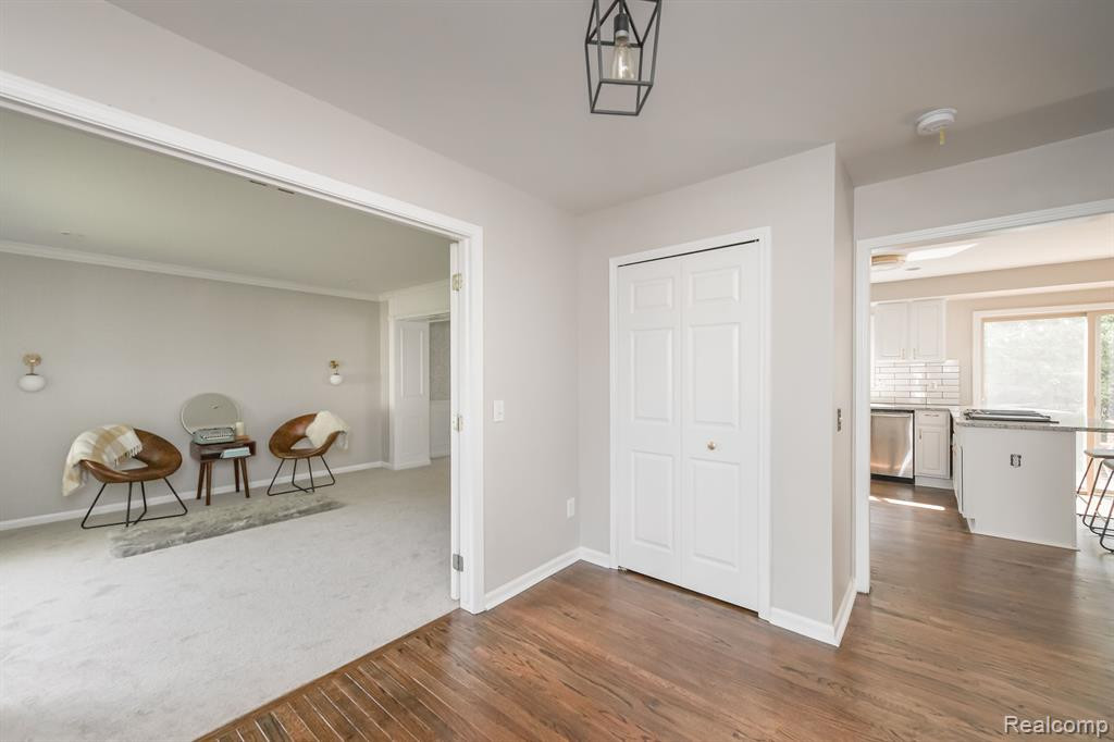5721 CEDAR RIDGE Drive, Ann Arbor, MI 48103 — Photo 7
