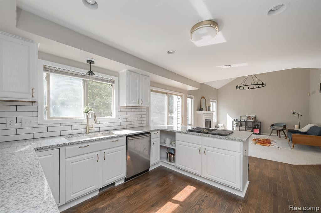5721 CEDAR RIDGE Drive, Ann Arbor, MI 48103 — Photo 12