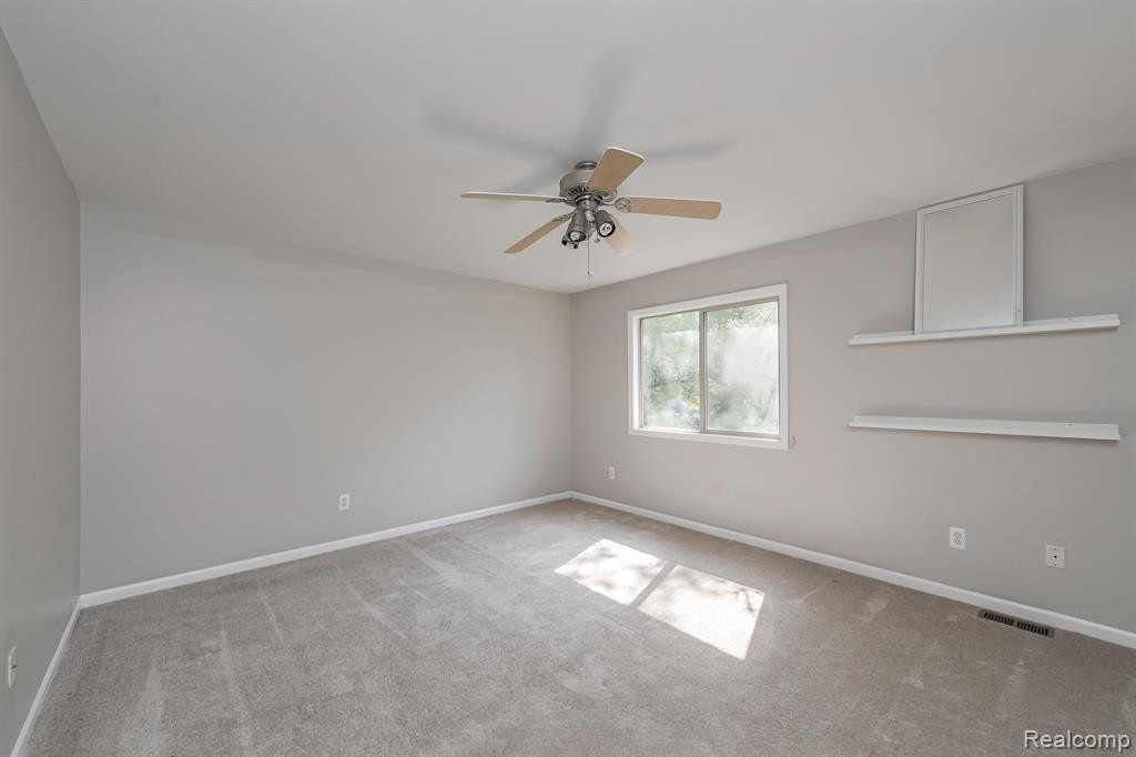 5721 CEDAR RIDGE Drive, Ann Arbor, MI 48103 — Photo 32