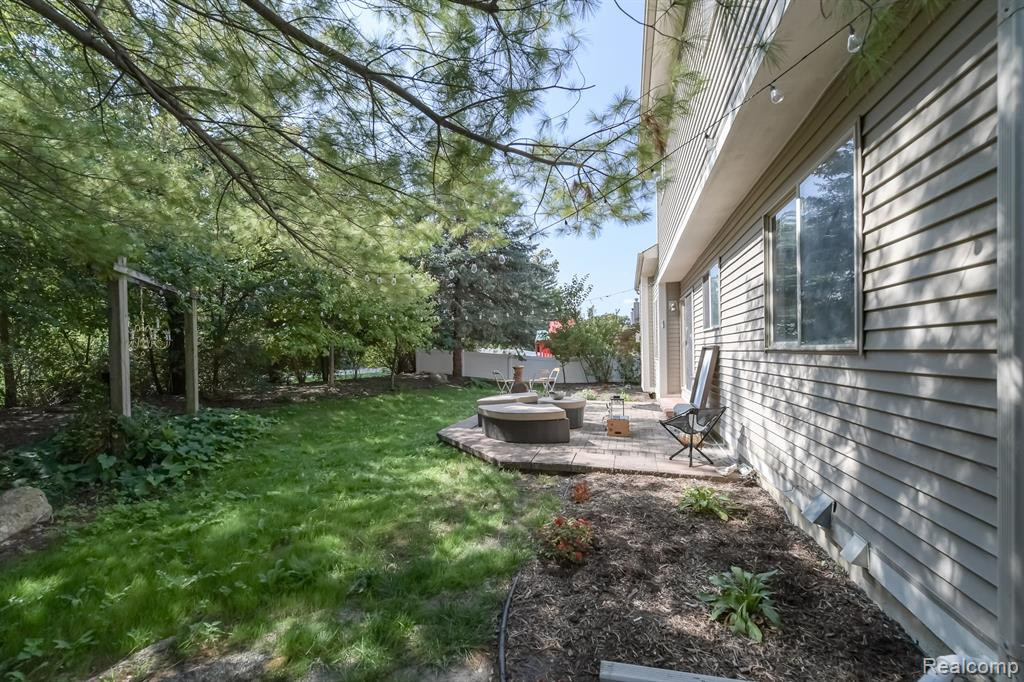 5721 CEDAR RIDGE Drive, Ann Arbor, MI 48103 — Photo 43