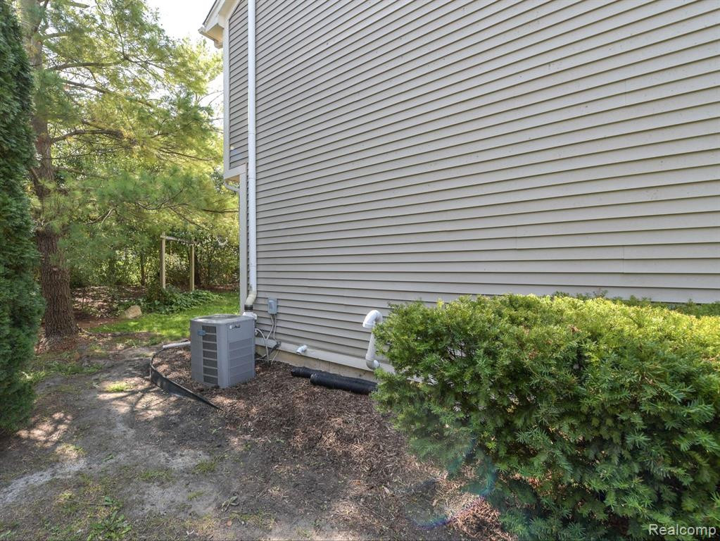 5721 CEDAR RIDGE Drive, Ann Arbor, MI 48103 — Photo 47