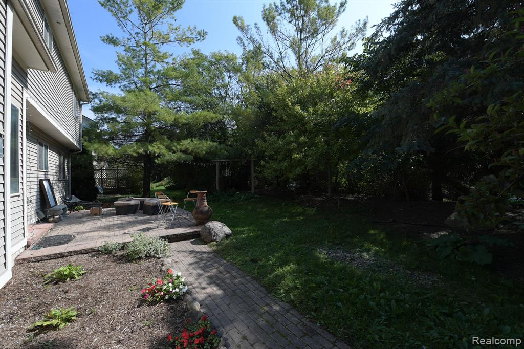 5721 CEDAR RIDGE Drive, Ann Arbor, MI 48103 — Photo 48
